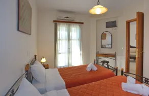 To Pithari - Room