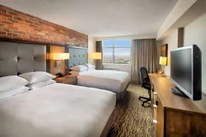 DoubleTree by Hilton Toronto Airport - Zimmer