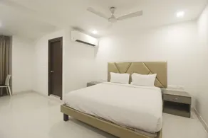 Hotel SSR GRAND - Habitación