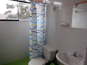 Hostal Ayllu con cochera - Bathroom