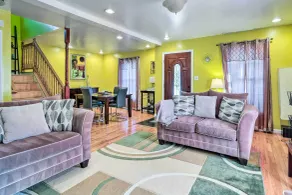 5 Mi to National Mall: Home in Washington DC - Interior