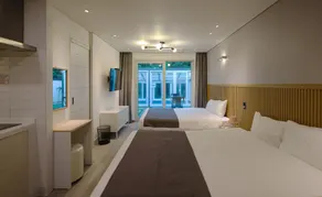 Pool and Villa Sorang - Zimmer