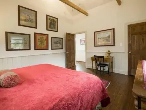 The Buck School Inn - Quarto