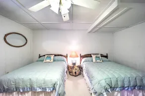 Mtn-View Cabin w/ Deck, 2 Mi to Beech Mtn Slopes! - Interiör