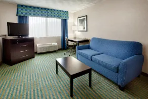 Holiday Inn Express & Suites Smithfield - Providence by IHG - Room