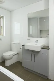 Baileys Serviced Apartments - Bathroom