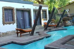 Rustiek Hotel - Pool
