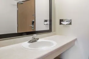 Super 8 by Wyndham Lebanon - Salle de bain