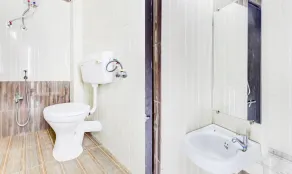 Itsy Hotels Aditya - Bathroom