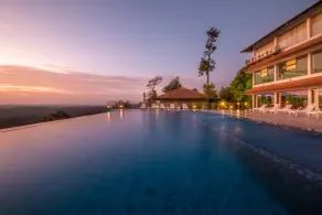 Coorg Cliffs Resorts - Piscine