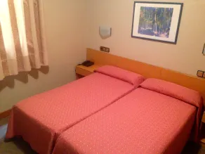 Hotel Pelayo - Room