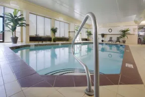 Embassy Suites Charleston - Pool