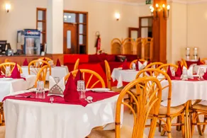 New Safari Hotel - Restaurant