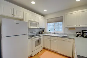 Central 4-acre Cottage w/ Deck: Walk to Bay! - Interiør