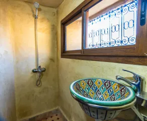 Riad El Ouedghiri - Bathroom