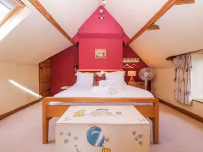 Elm View - Room