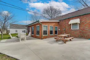 1 Mi to Dtwn Tiffin! Brick Bungalow w/ Patio, Yard - Innenbereich