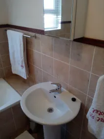 The Royal Princess Garden Apartment Near Monte - Bathroom