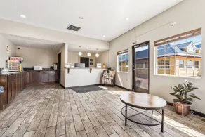 Super 8 by Wyndham Ontario - Réception