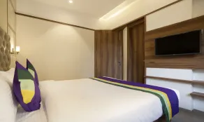 Treebo Premium Savera Inn - Room