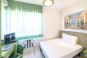 Hotel American - Room
