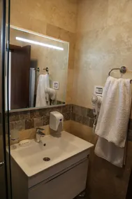 Hotel Comfort - Bathroom