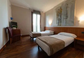 HOTEL QUERINI Essential Business Hotel Sandrigo - Room