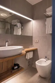 Linta Hotel Wellness & Spa - Bathroom