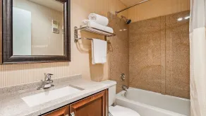 Lompoc Valley Inn and Suites - Salle de bain
