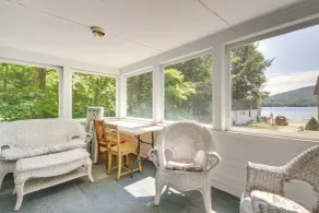 Lake Stinson Cottage w/ Sunroom & Shared Dock! - Innvendig