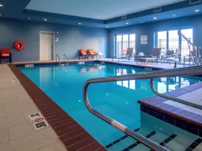 Holiday Inn Express & Suites - Oklahoma City Airport by IHG - Piscina
