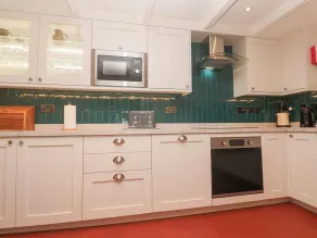 Mural Cottage - Private kitchen