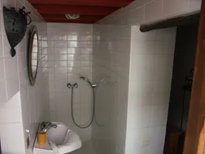 Dar Ness - Bathroom