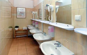Warsaw Hostel Centrum Private Rooms & Dorms - Bathroom