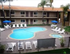Travelodge by Wyndham Hemet CA - Piscine