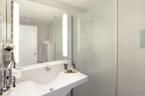 Novotel Manchester West - Bathroom