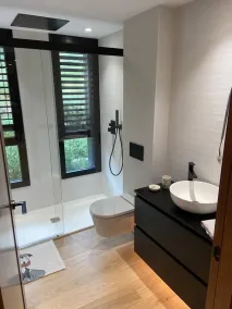 Llac Blau Luxury Apartment With Jacuzzi - Badeværelse