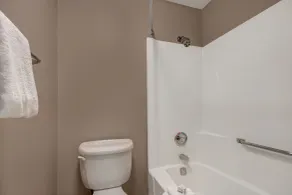 Baymont by Wyndham Detroit Airport/Romulus - Salle de bain