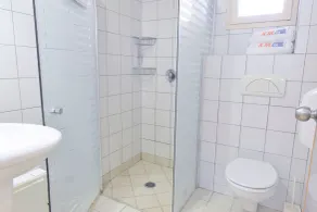HI - Massada Hostel - Bathroom