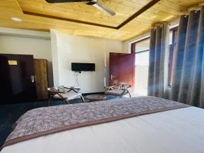 The Claremont - Room