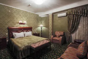 Zargaron Plaza - Room