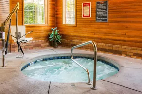 Comfort Suites Salem - Piscine