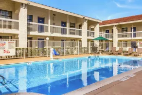 Motel 6-Baytown, TX - Garth Rd - Pool