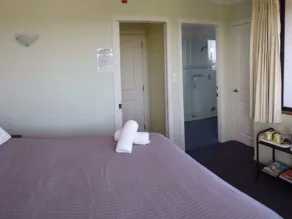 Boatshed Motel Apartments - Baño