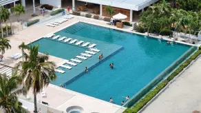 Tamaca Beach Resort - Pool