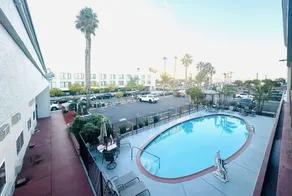 Ramada by Wyndham San Diego Airport - Piscine