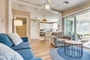 Cozy Fall Cottage with Hot Tub on Private Resort close to the beach! - Interiör