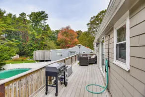 Stay & Play in Plymouth: Spacious Home w/ Yard - Interiör