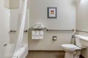 Quality Inn & Suites - Salle de bain