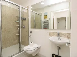 Whitfield P7 - Badezimmer